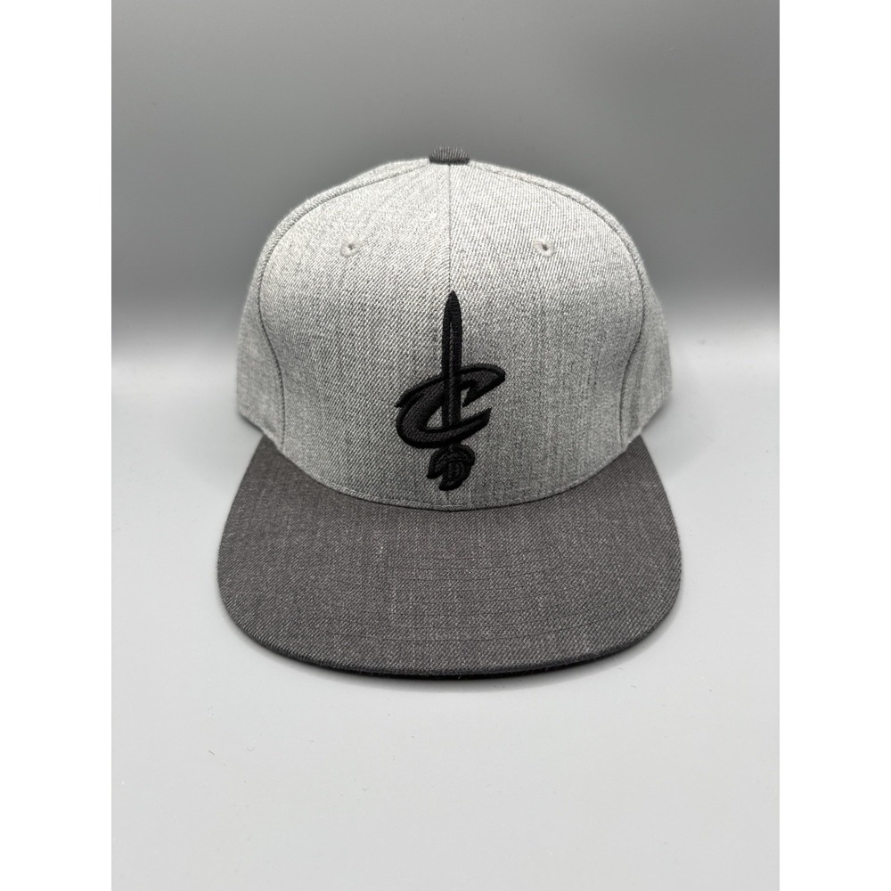 Cleveland Cavaliers Snapback Hat Mitchell & Ness Gray Black NBA Cavs Cap